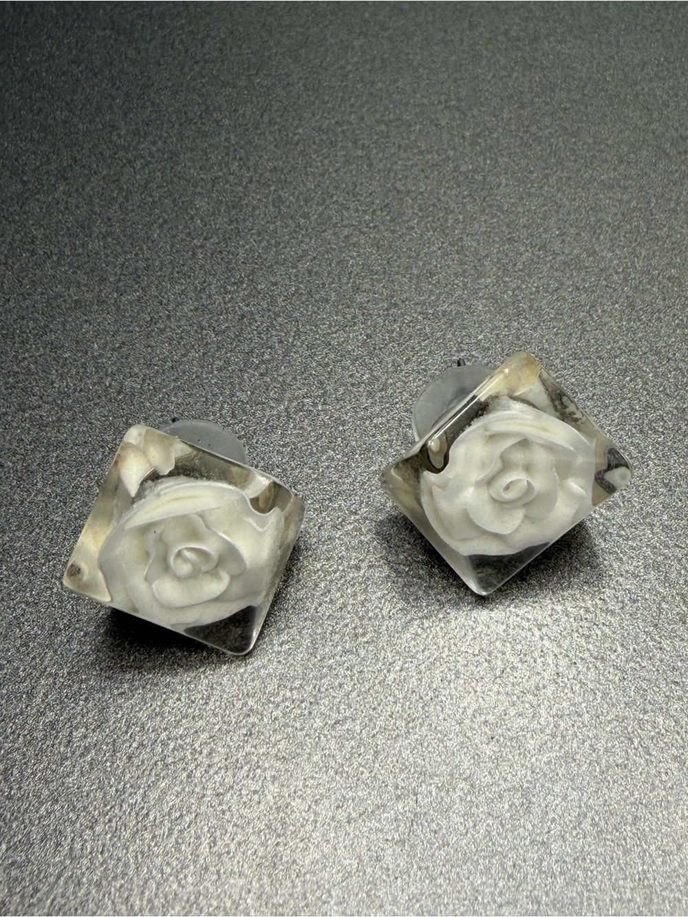 Vintage Reversed Carved Resin pierced earrings
